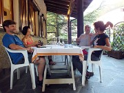 98 ...con i piedi sotto il tavolo a Ca' di Bore 1